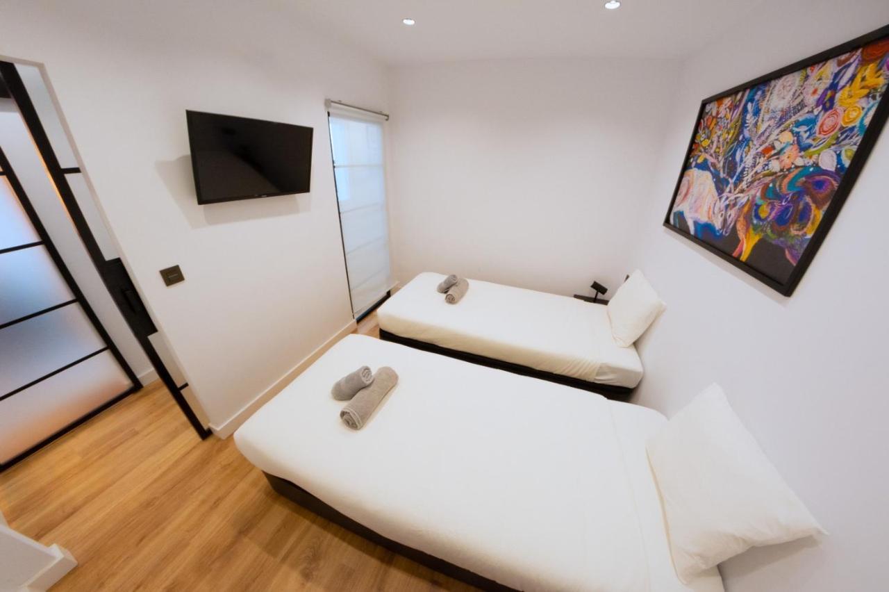 Modern Haven For Urban Explorers By Rems Malaga Bagian luar foto