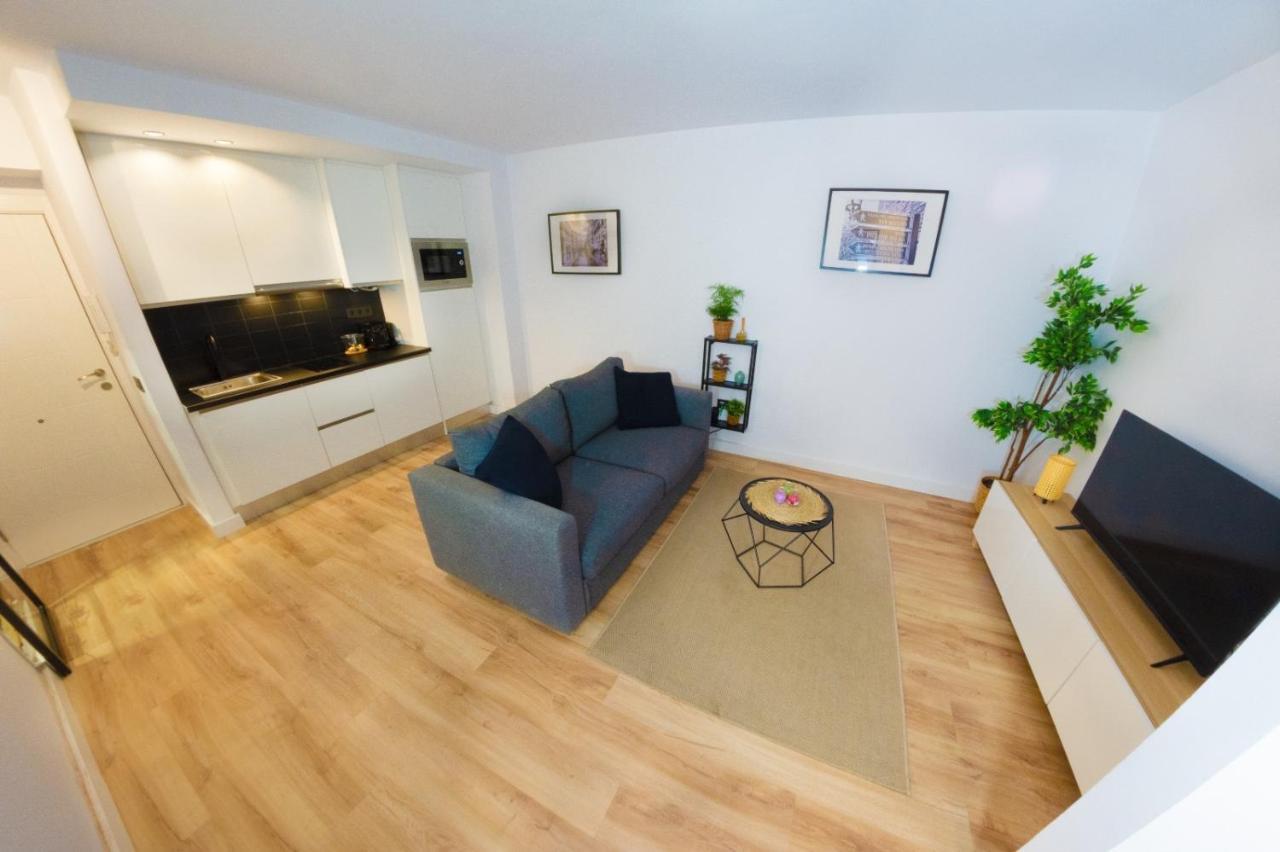 Modern Haven For Urban Explorers By Rems Malaga Bagian luar foto