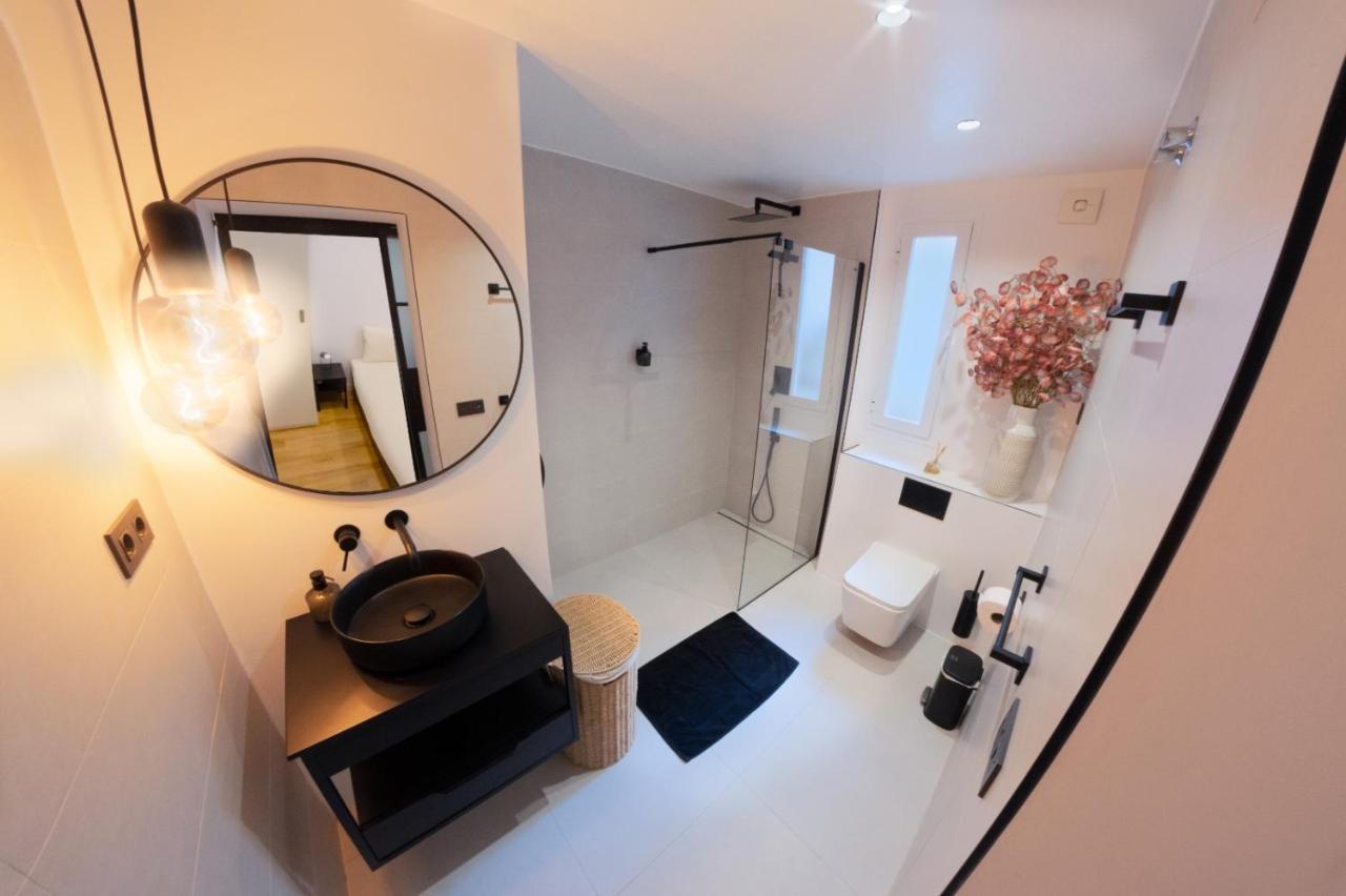Modern Haven For Urban Explorers By Rems Malaga Bagian luar foto