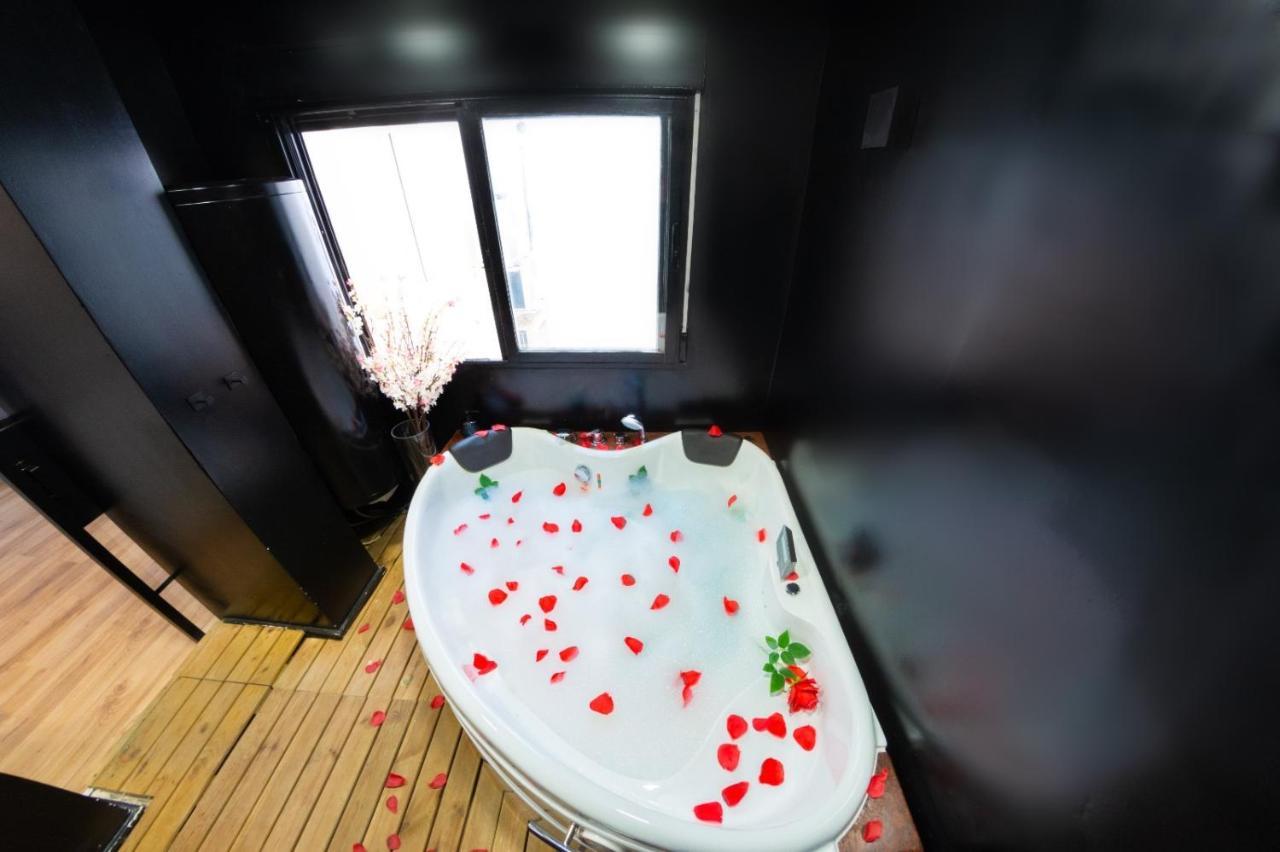 Modern Haven For Urban Explorers By Rems Malaga Bagian luar foto